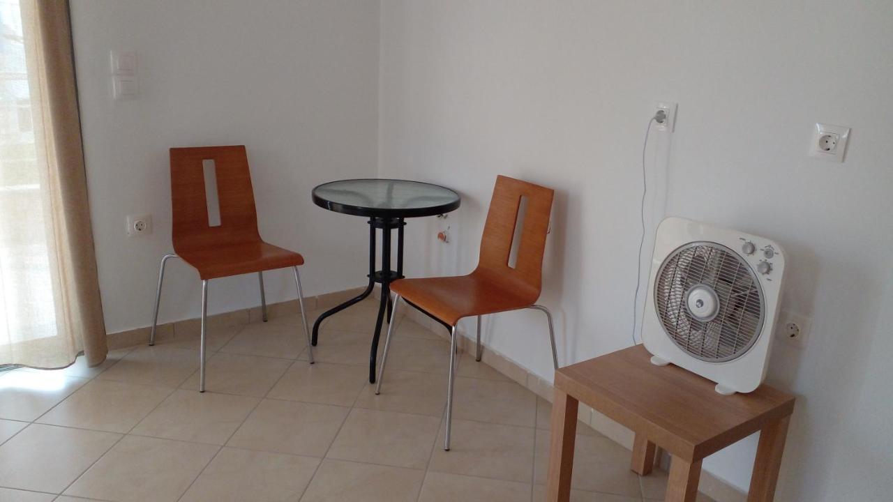 Tasos Rooms ฮีมาเรอ ภายนอก รูปภาพ