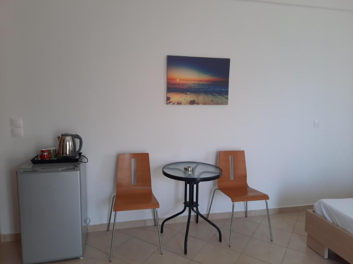 Tasos Rooms ฮีมาเรอ ภายนอก รูปภาพ