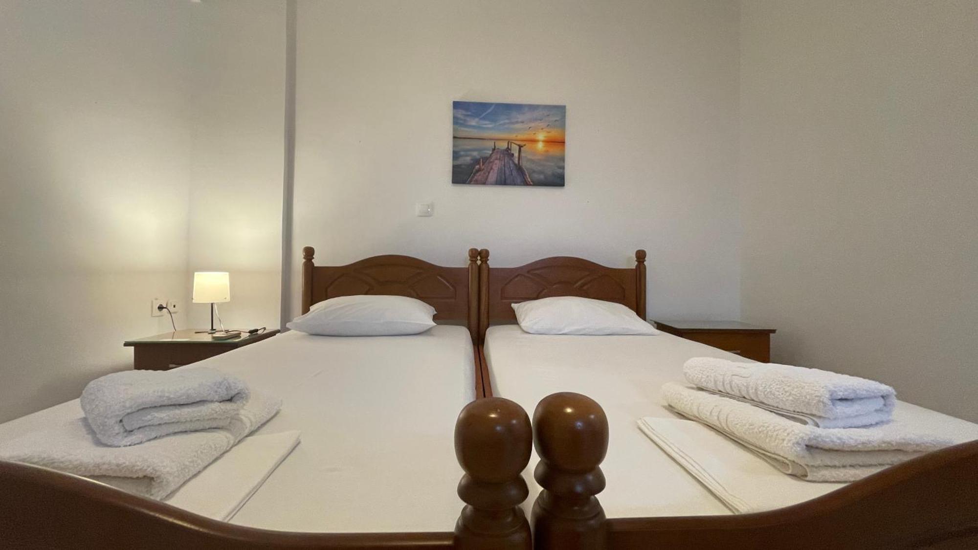 Tasos Rooms ฮีมาเรอ ภายนอก รูปภาพ