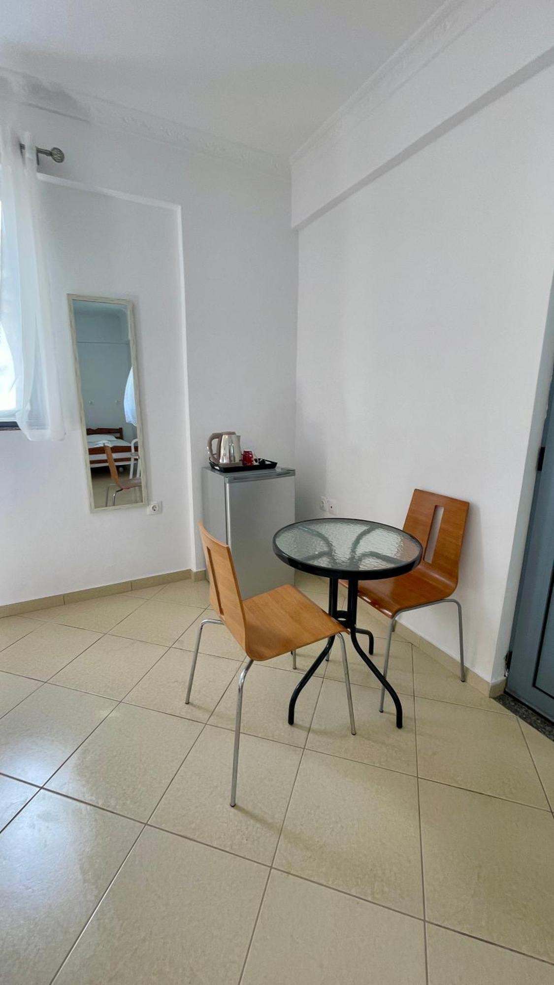 Tasos Rooms ฮีมาเรอ ภายนอก รูปภาพ