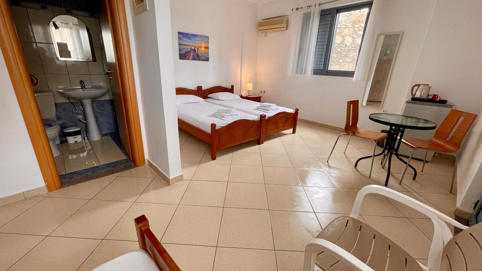 Tasos Rooms ฮีมาเรอ ภายนอก รูปภาพ